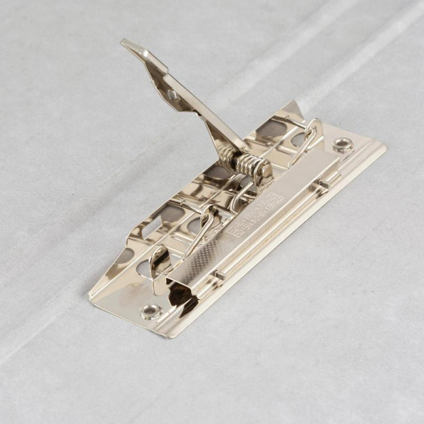 Папка с зажимом Attache Economy А4 1.75 мм черная до 100 листов