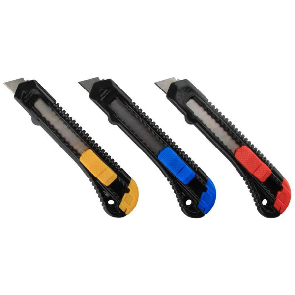 Нож канцелярский Attache с фиксатором черный корпус (ширина лезвия 18 мм)