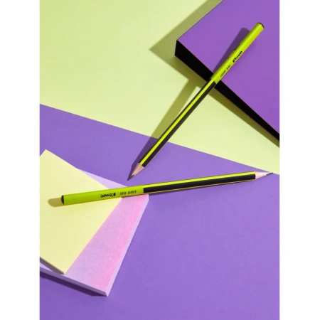 Карандаш чернографитный деревянный HB Комус Light Ray заточенный  трехгранный