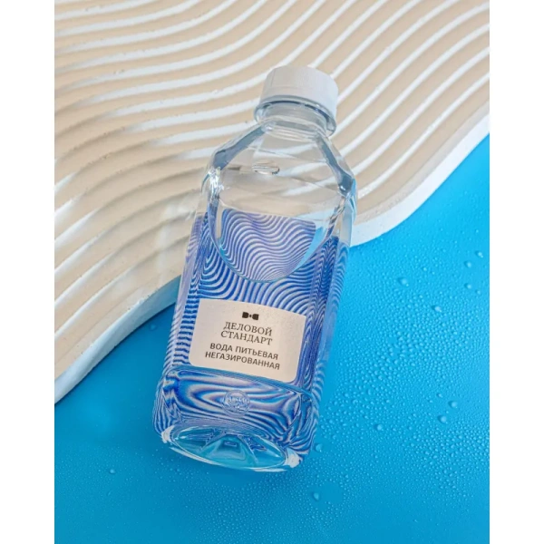Вода питьевая Деловой Стандарт негазированная 0.33 л (пластиковая бутылка)