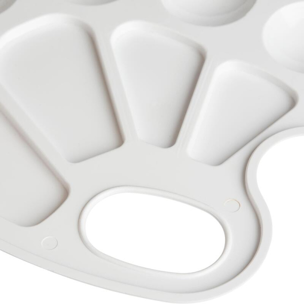 Палитра №1 School Отличник пластиковая овальная белая (с отделением для  большого пальца, 6 отделений для красок, 4 отделения для смешивания)