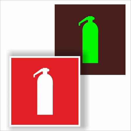 Знак безопасности  Огнетушитель F04 (200х200х2 мм, пластик, фотолюминесцентный)